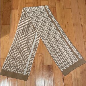 Michael Kors Elegant Brown and Cream knitted Scarf